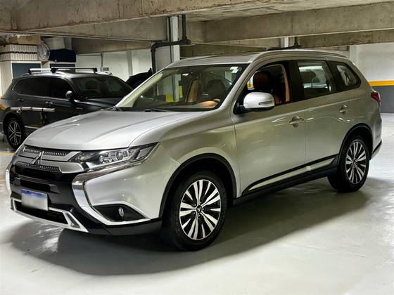 MITSUBISHI OUTLANDER 2.0 MIVEC GASOLINA HPE AUTOMÁTICO MITSUBISHI OUTLANDER 2.0 MIVEC GASOLINA HPE AUTOMÁTICO